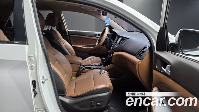 Hyundai Tucson Diesel 2.0 2WD Premium 2017 — фото 12