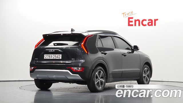 Kia Niro Prestige 2023 — фото 2