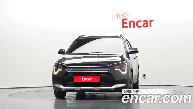 Kia Niro Prestige 2023 — фото 3