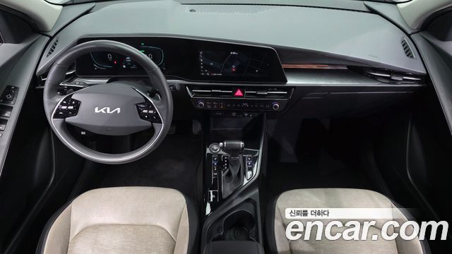Kia Niro Prestige 2023 — фото 7