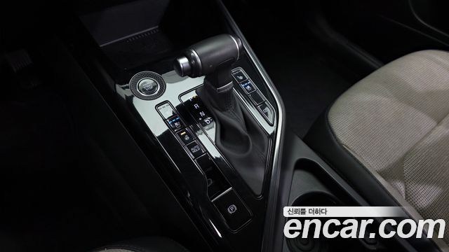 Kia Niro Prestige 2023 — фото 9
