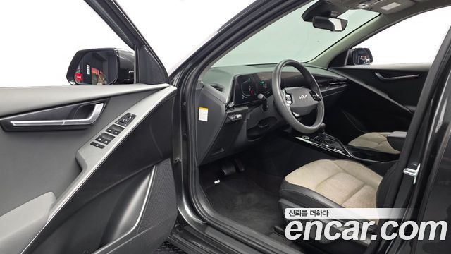Kia Niro Prestige 2023 — фото 10