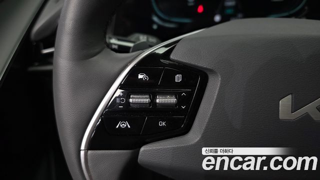 Kia Niro Prestige 2023 — фото 20