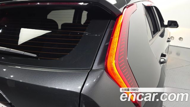 Kia Niro Prestige 2023 — фото 23