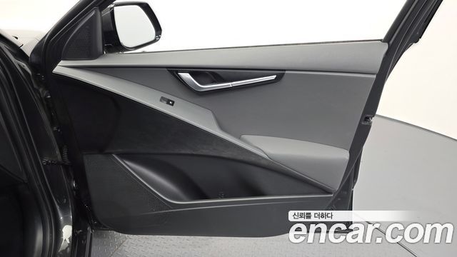 Kia Niro Prestige 2023 — фото 24