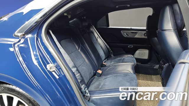 Lincoln Continental (X) 3.0 Presidential AWD 2018 — фото 12
