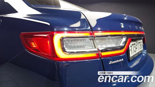 Lincoln Continental (X) 3.0 Presidential AWD 2018 — фото 23