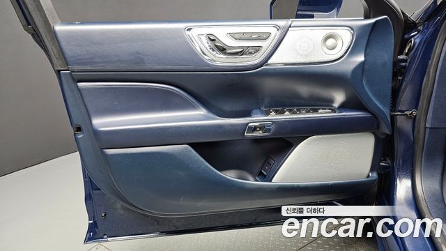 Lincoln Continental (X) 3.0 Presidential AWD 2018 — фото 24