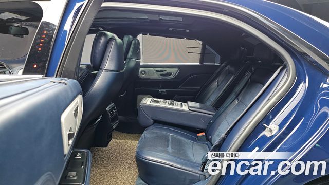 Lincoln Continental (X) 3.0 Presidential AWD 2018 — фото 26