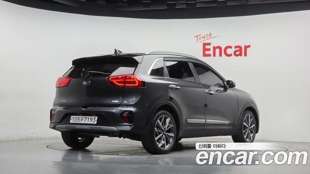 Kia Niro 1.6 HEV Noblesse Special 2020 — фото 2