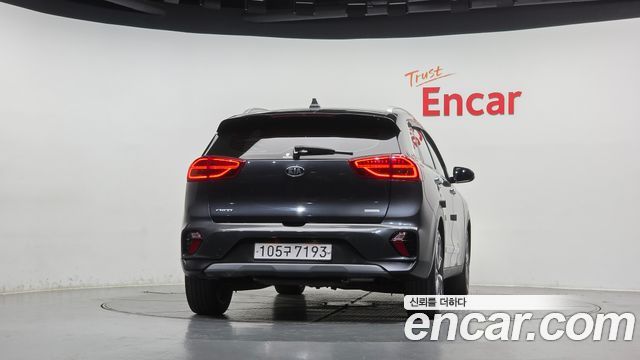 Kia Niro 1.6 HEV Noblesse Special 2020 — фото 4