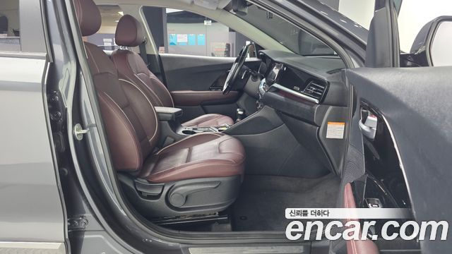 Kia Niro 1.6 HEV Noblesse Special 2020 — фото 11
