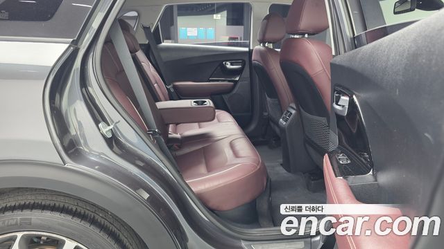 Kia Niro 1.6 HEV Noblesse Special 2020 — фото 12