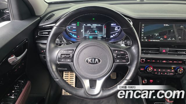 Kia Niro 1.6 HEV Noblesse Special 2020 — фото 13