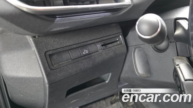 Peugeot 5008 (II) 1.6 BlueHDi Allure 2018 — фото 29