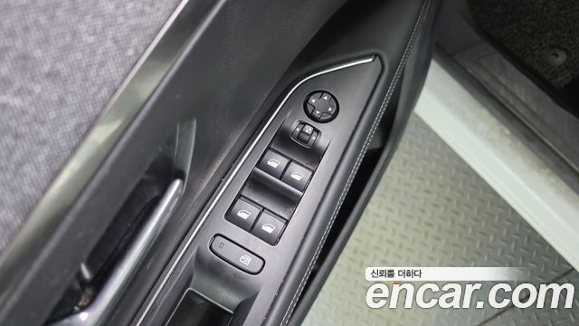 Peugeot 5008 (II) 1.6 BlueHDi Allure 2018 — фото 31