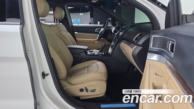 Ford Explorer 2.3 Limited 4WD 5th 2016 — фото 11