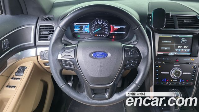 Ford Explorer 2.3 Limited 4WD 5th 2016 — фото 13