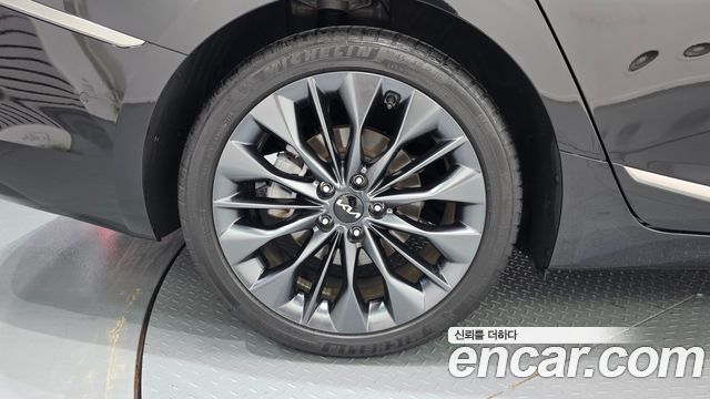 Kia K8 2.5 Gasoline 2WD Signature Special 2024 — фото 5