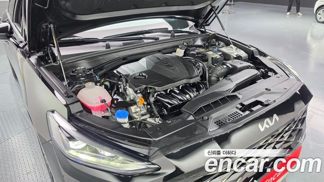 Kia K8 2.5 Gasoline 2WD Signature Special 2024 — фото 6