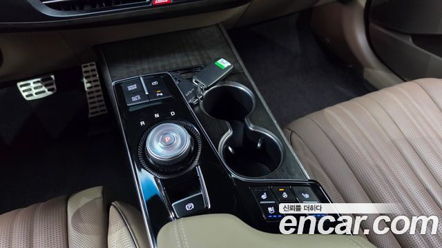 Kia K8 2.5 Gasoline 2WD Signature Special 2024 — фото 9