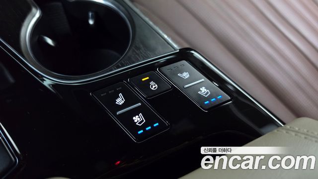 Kia K8 2.5 Gasoline 2WD Signature Special 2024 — фото 38