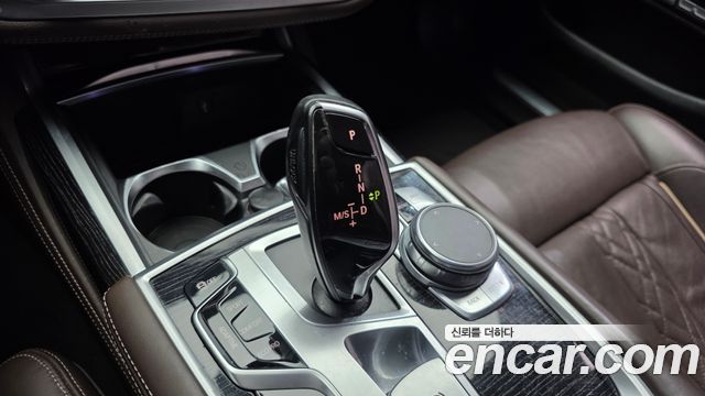 BMW 7 Series (G11) 740d xDrive M Sport 2018 — фото 9