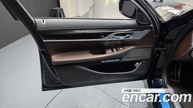 BMW 7 Series (G11) 740d xDrive M Sport 2018 — фото 24