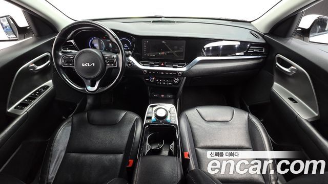 Kia Niro Plus Air 2023 — фото 7