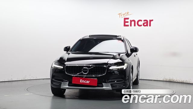 Volvo V90 Cross Country D5 AWD 2017 — фото 3