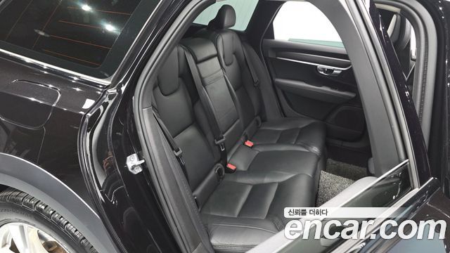 Volvo V90 Cross Country D5 AWD 2017 — фото 16