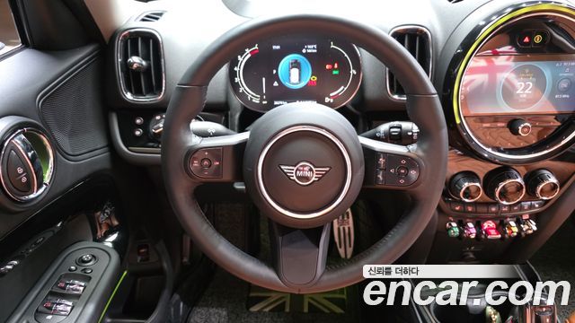 MINI Cooper Countryman Classic Plus Launch Pack 2nd Gen 2023 — фото 13
