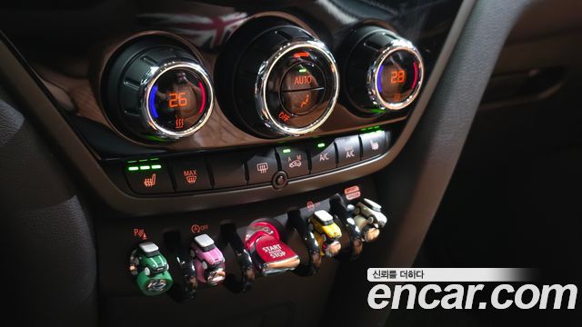 MINI Cooper Countryman Classic Plus Launch Pack 2nd Gen 2023 — фото 16