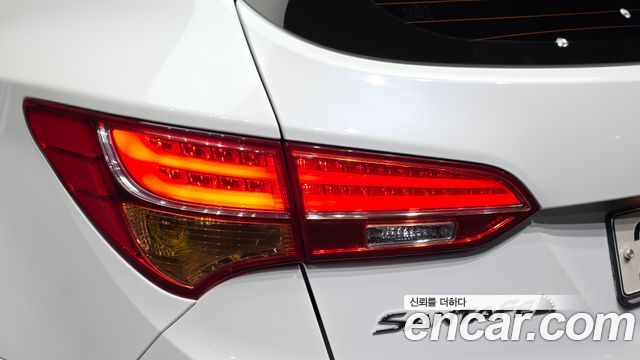 Hyundai Santa Fe (DM) Diesel(e-VGT) 2.0 4WD Premium 2014 — фото 23