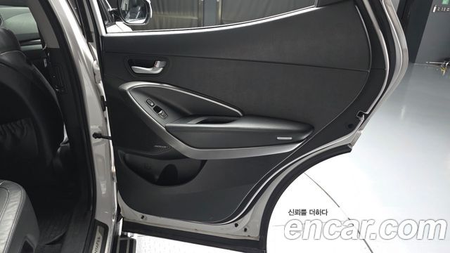 Hyundai Santa Fe (DM) Diesel(e-VGT) 2.0 4WD Premium 2014 — фото 25