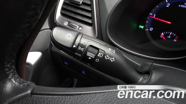 Hyundai Santa Fe (DM) Diesel(e-VGT) 2.0 4WD Premium 2014 — фото 29