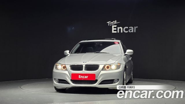 BMW 3 Series (E90) 320i Sedan 2011 — фото 3