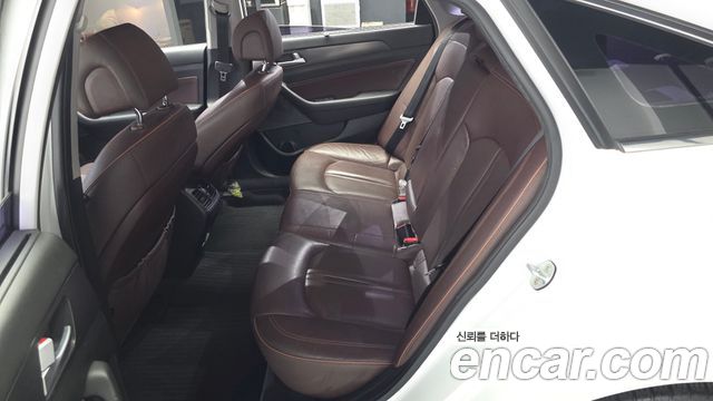 Hyundai Sonata (LF) 2.0 Care+ 2017 — фото 12