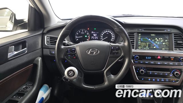 Hyundai Sonata (LF) 2.0 Care+ 2017 — фото 13