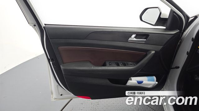 Hyundai Sonata (LF) 2.0 Care+ 2017 — фото 24