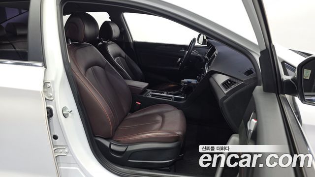 Hyundai Sonata (LF) 2.0 Care+ 2017 — фото 26