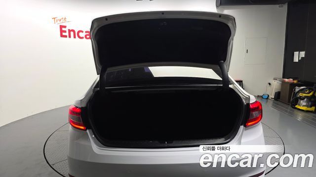 Hyundai Sonata (LF) 2.0 Care+ 2017 — фото 32