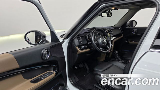 MINI Cooper D Countryman Standard 2nd 2018 — фото 10