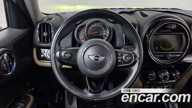 MINI Cooper D Countryman Standard 2nd 2018 — фото 17