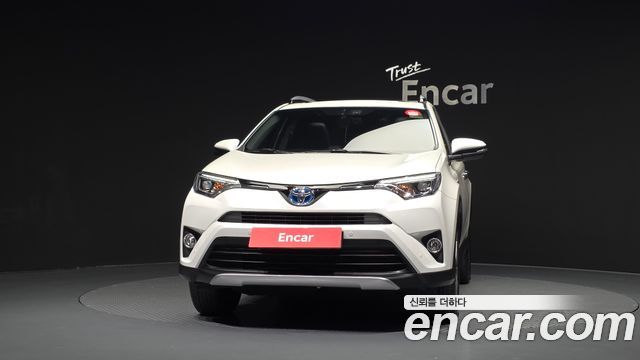 Toyota RAV4 2.5 4WD Hybrid 4th 2018 — фото 3