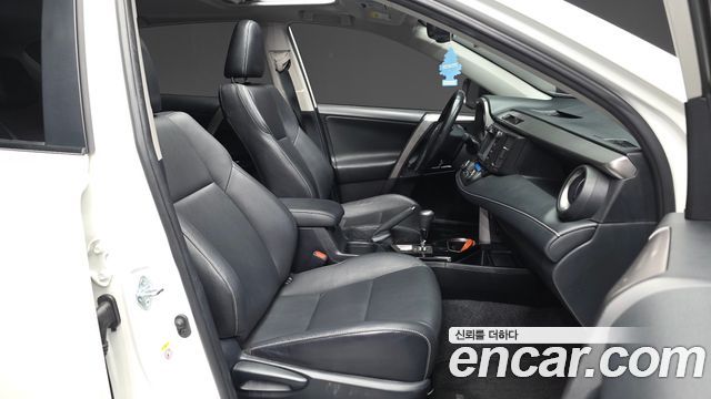 Toyota RAV4 2.5 4WD Hybrid 4th 2018 — фото 11