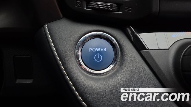 Toyota RAV4 2.5 4WD Hybrid 4th 2018 — фото 29