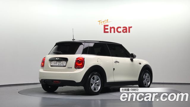 MINI Cooper Standard Third Generation 2018 — фото 2