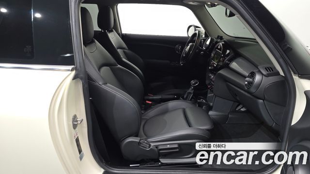 MINI Cooper Standard Third Generation 2018 — фото 32
