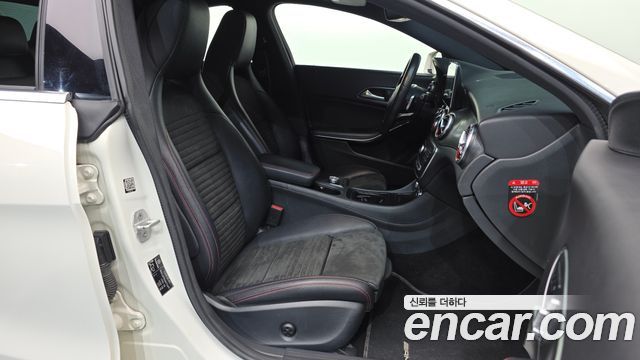 Mercedes-Benz CLA-Class (C117) CLA220 AMG Line 2018 — фото 11